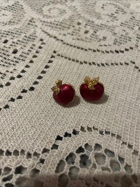 Red Apple Stud Earrings vintage Avon - apple harvest